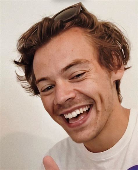 Lissa On Instagram “for Reasons We Dont Understand” Harry Styles Smile Harry Styles