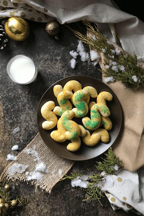 Struffoli, pizzelle, anginetti, cartellate, fig cookies, pignoli and many more. Italian Christmas Cookies: 13 of the Best Recipes! - She Loves Biscotti