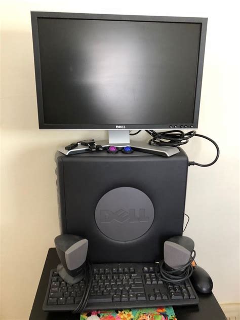 112 Takes All Old Dell Computer With Speakers Keyboard Monitor Mouse Removing Hard Drive