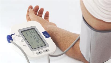 ٣ نصائح وإرشادات للحصول على نتائج دقيقة. دراسة تحذر من قياس ضغط الدم في المنزل