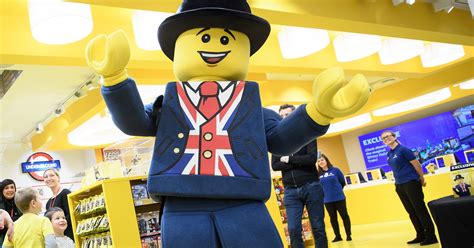 The Worlds Biggest Lego Store Opens And Everything Is Awesome