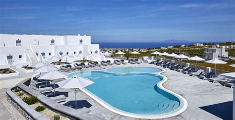 How much does it cost to stay at arenaa star hotel? 5 star luxury facilities | De Sol Spa hotel in Santorini