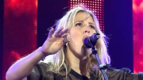 Ellie Goulding Burn Mtv Ema Piazza Duomo 24 Ottobre 2015 Youtube