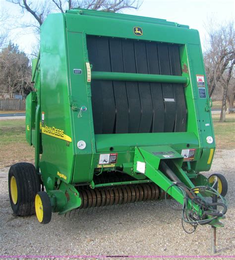 John Deere 567 Round Baler In Winfield Ks Item 6747 Sold Purple Wave