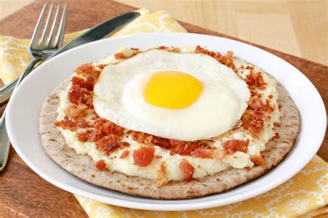 They have a tiny amount of sugar and no fiber. Low-Calorie Bacon Recipes: Egg 'n Bacon Pizza, Bacon ...