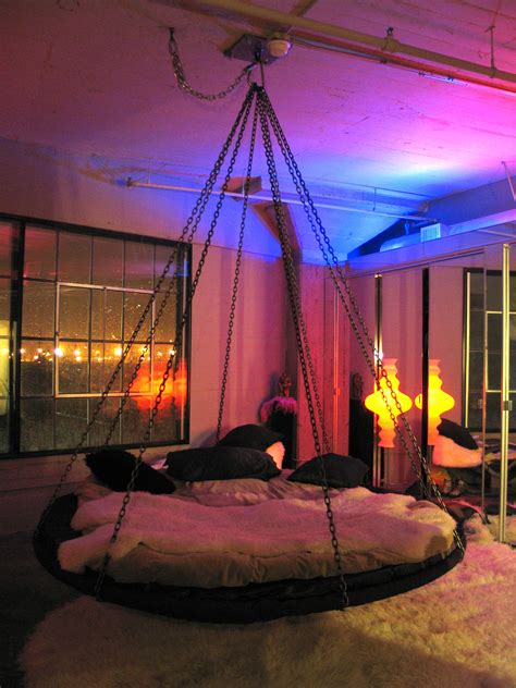 Floating Round Hanging Bed With Chains And Fabulous Lightin