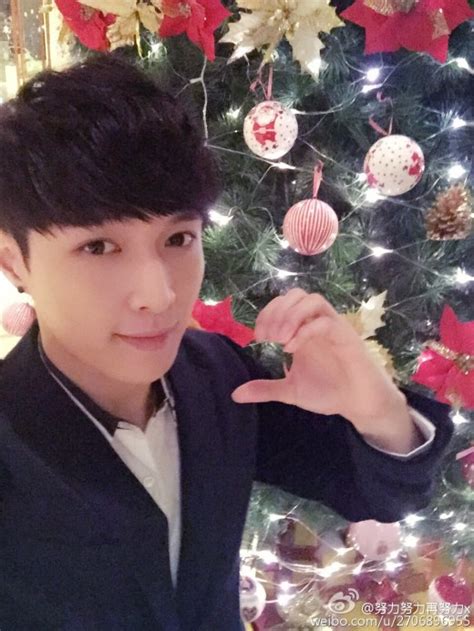 Exo 엑소 christmas day music video korean version. 방송"건강하고 행복하게" 엑소 레이, 팬 향한 크리스마스 덕담 | YTN