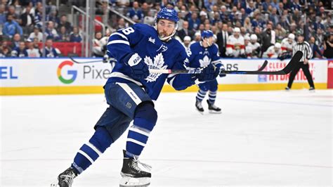 Ex Maple Leafs Michael Bunting Takes His Show On The Road Yardbarker