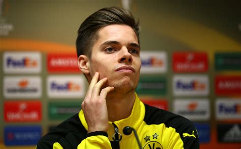 Borussia dortmund trennt sich von trainer bosz. Julian Weigl - Julian Weigl Photos - Borussia Dortmund Training Session and Press Conference ...