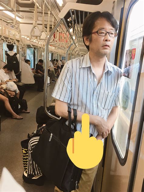 小田急線 電車の中で突然下半身を露出しヤバイ行為をする男の動画が話題に まとめダネ！