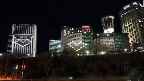 Niagara Falls Hotels Are Lighting Up With Hearts In Solidarity With