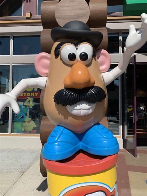 Potato head is working at a television studio producing fresh new shows, but he can't do it without his friends. Quote From A Disney Dad - Mr. Potato Head - TouringPlans ...