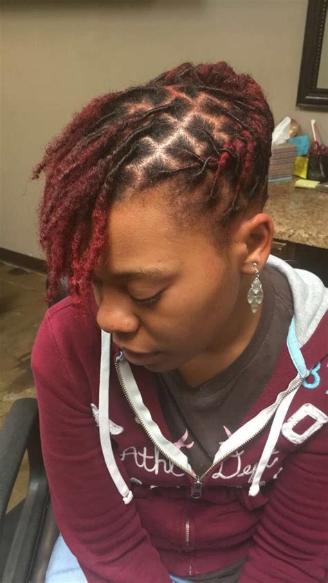 Sometimes, a bit of curls is all you need to stand out. Crowns | Short locs hairstyles, Short dreadlocks styles ...