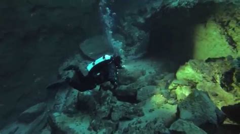 Scuba Diving Kilsby Sinkhole Mount Gambier Youtube
