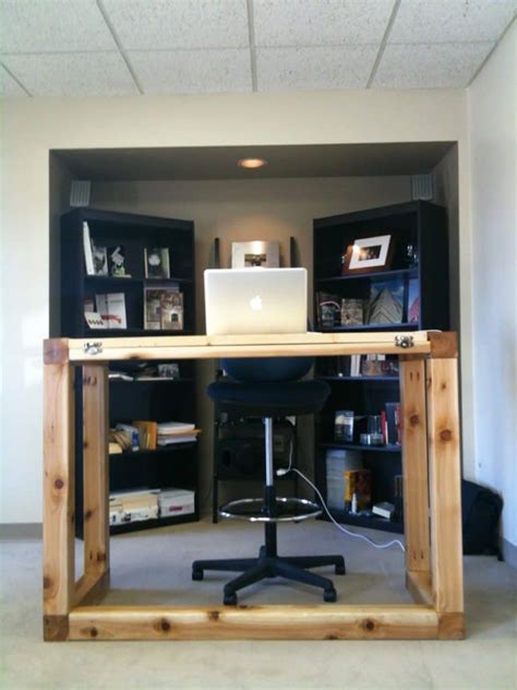 Diy standing desks are perfect if… you've got your eye on a gorgeous wooden desk that isn't adjustable. 10 Exceptional DIY Standing Desk for Professionals