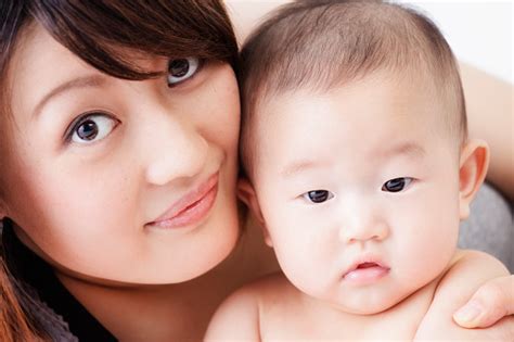 Japanese Mother And Baby Stock Photo Download Image Now 20 29 Years