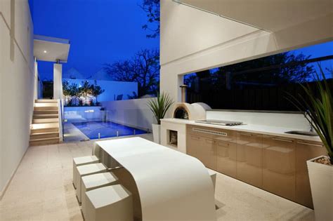 Cooking Fresh Is Easy In Modern Outdoor Kitchens