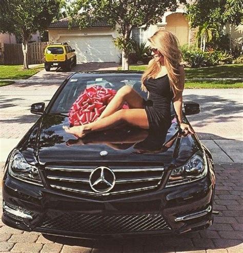 Sugarbabe Mit Ihrem Luxusgeschenk Mercedes Car Cargirl Attraktivefrau Attractivewoman