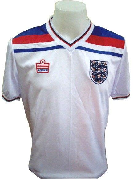 The array off england retro shirts and england 1990 shirts will have you thrilled to watch them face the competition on the pitch. Really want this England shirt from 1982. | Retro football ...