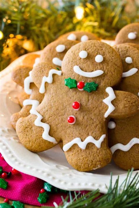 If you're baking up a batch of christmas cookies this year, start with our easy recipe for decorated christmas cutout cookies. Ultimate Guide to Decorated Christmas Cookies: 40+ recipes - Plating Pixels