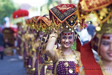 Ten Of Thousands Visitors Witnessed The Bali Art Festivals Opening