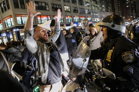 New York Grand Jury Decides Not To Indict Police Officer In Chokehold