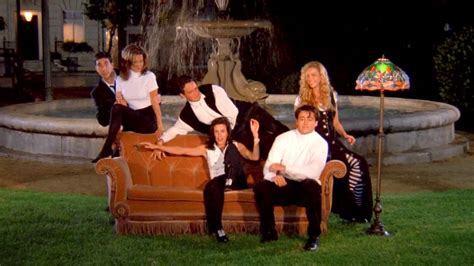 Friends Opening Credits How The Cast Ended Up In The Fountain