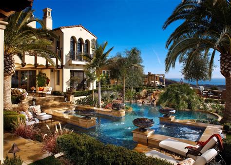 Mediterranean Backyard With Luxury Pool Piscine Et Jardin Jardin