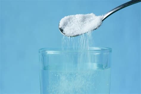 Wie Ein Glas Mit Salzwasser Und Essig Negative Energie In Deinem Haus