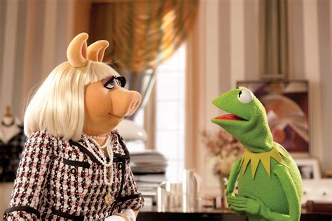 Miss Piggy Officially Dumps Kermit The Frog After Almost 50 Years Of