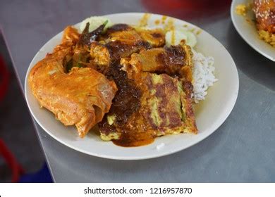 Penang consists of a 295 square km island, and is 1048 square km in total size when you include the mainland part: Famous Nasi Kandar Penang / Nasi Kandar Penang Mari The ...