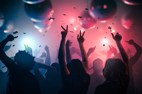 12 Best Nightclubs In Chicago Where To Party At Night In Chicago Go