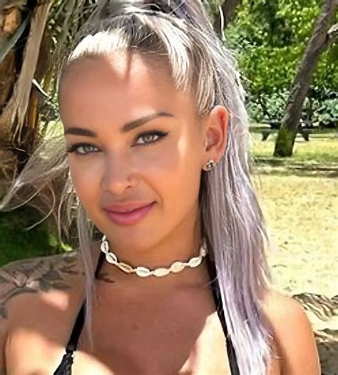 Hayley Davies (Actress) Age, Wiki, Bio, Husband, Boyfriend, Videos