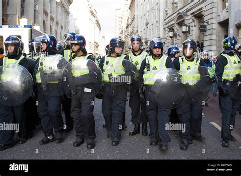 Police Riot Shield London Hi Res Stock Photography And Images Alamy