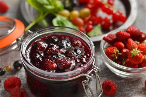 Ягодное варенье-ассорти — вкус летнего сада. Пошаговый рецепт с фото ...