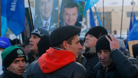 4 Top Ukraine Officials Investigated In Crackdown