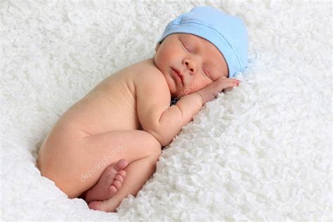 Newborn Sleeping Baby Boy Stock Photo By ©hannamariah 11089092