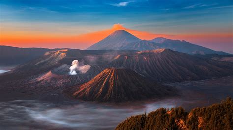 Fonds d écran Indonésie Java volcan éruption ciel montagnes x Full HD K image