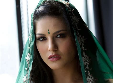 Sunny Leone In Green Dress Wallpaper Hd Wallpaper Background Posted