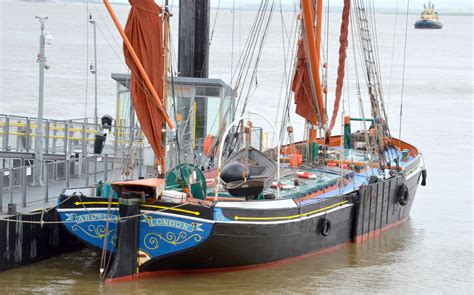 Ardwina Sailing Barge Thames Sailing Barges Tilbury And Chadwell