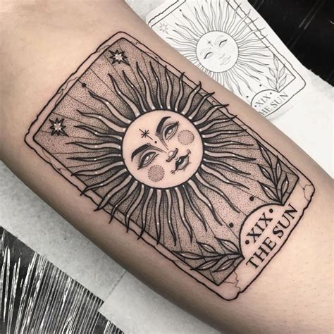 The sun and the moon. Pin by YoxnyXd ATRH on Tattoos and Piercings in 2020 ...