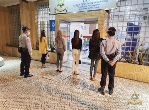 4 Thai Men Dressed As Women Solicit Customers For Sex Police