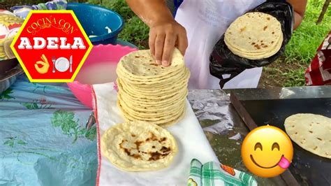 Comprando Tortillas De Maiz Hechas A Mano En El Salvador Youtube