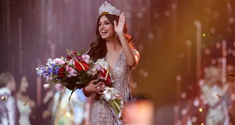 indian beauty harnaaz sandhu crowned miss universe 2021