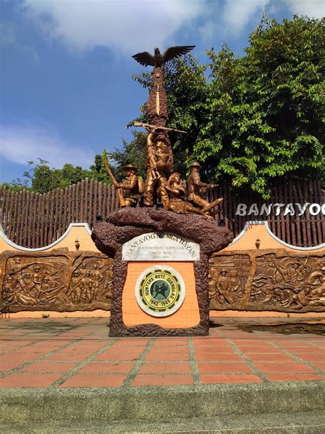 Bantayog Ng Mga Bayani Memorial Shrine Sa Lungsodcainta