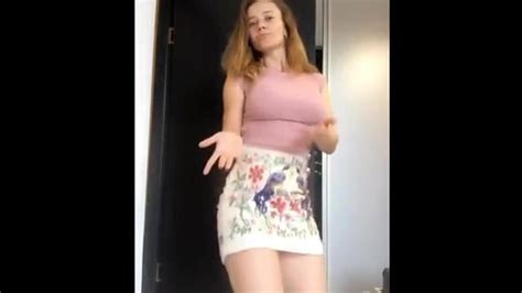 Twitch Stream Lucia Omnomnom Live Streams Topless Porn Videos
