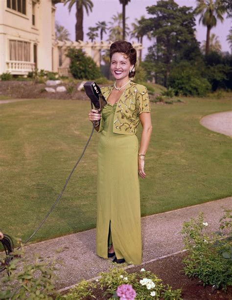 12 Rarely Seen Photos Of A Young Betty White From Her