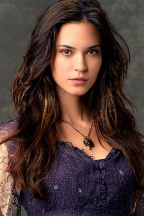 Pin Em Odette Annable