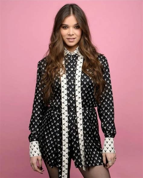 Pin By Darin Lawson On Hailee Steinfeld Dresses With Sleeves Fashion