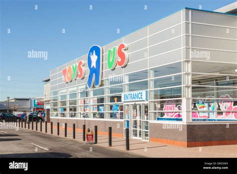 Toys R Us Store Riverside Retail Park Nottingham England Uk Stock